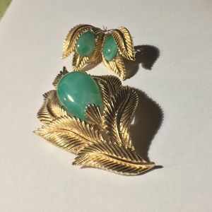 Gorgeous Vintage Trifari Aqua Pin/Earrings Set